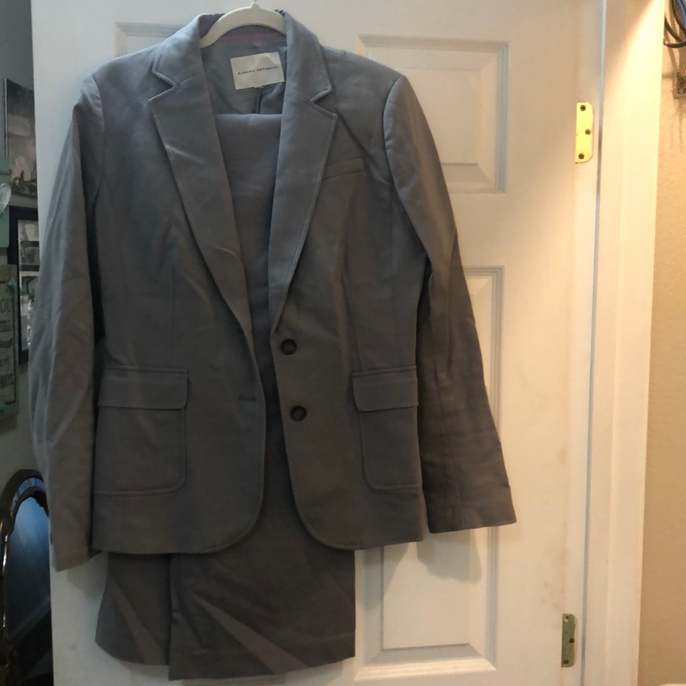 Banana Republic gray suit. Very soft